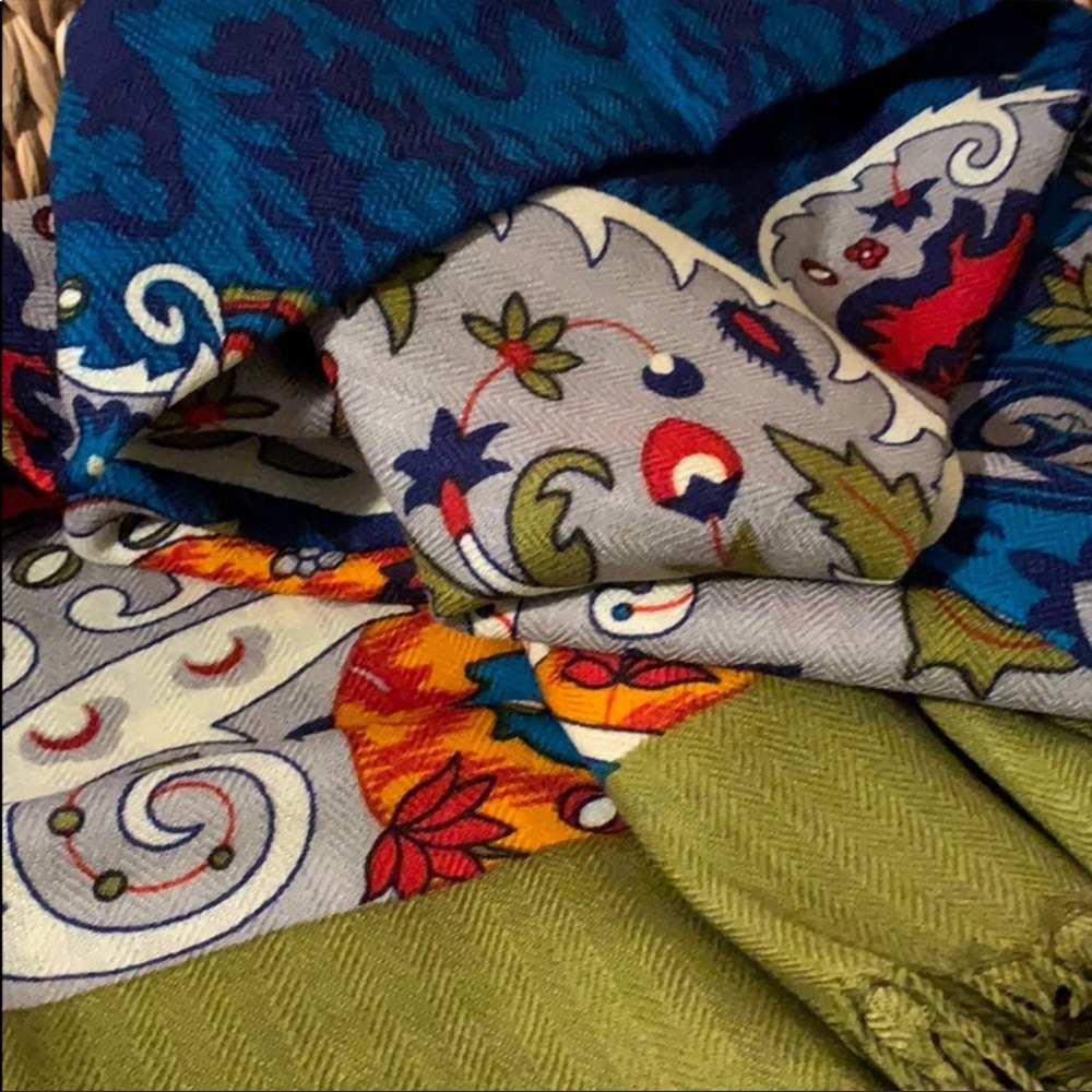 New XL Super Soft Wool Scarf - Picture 6 of 8